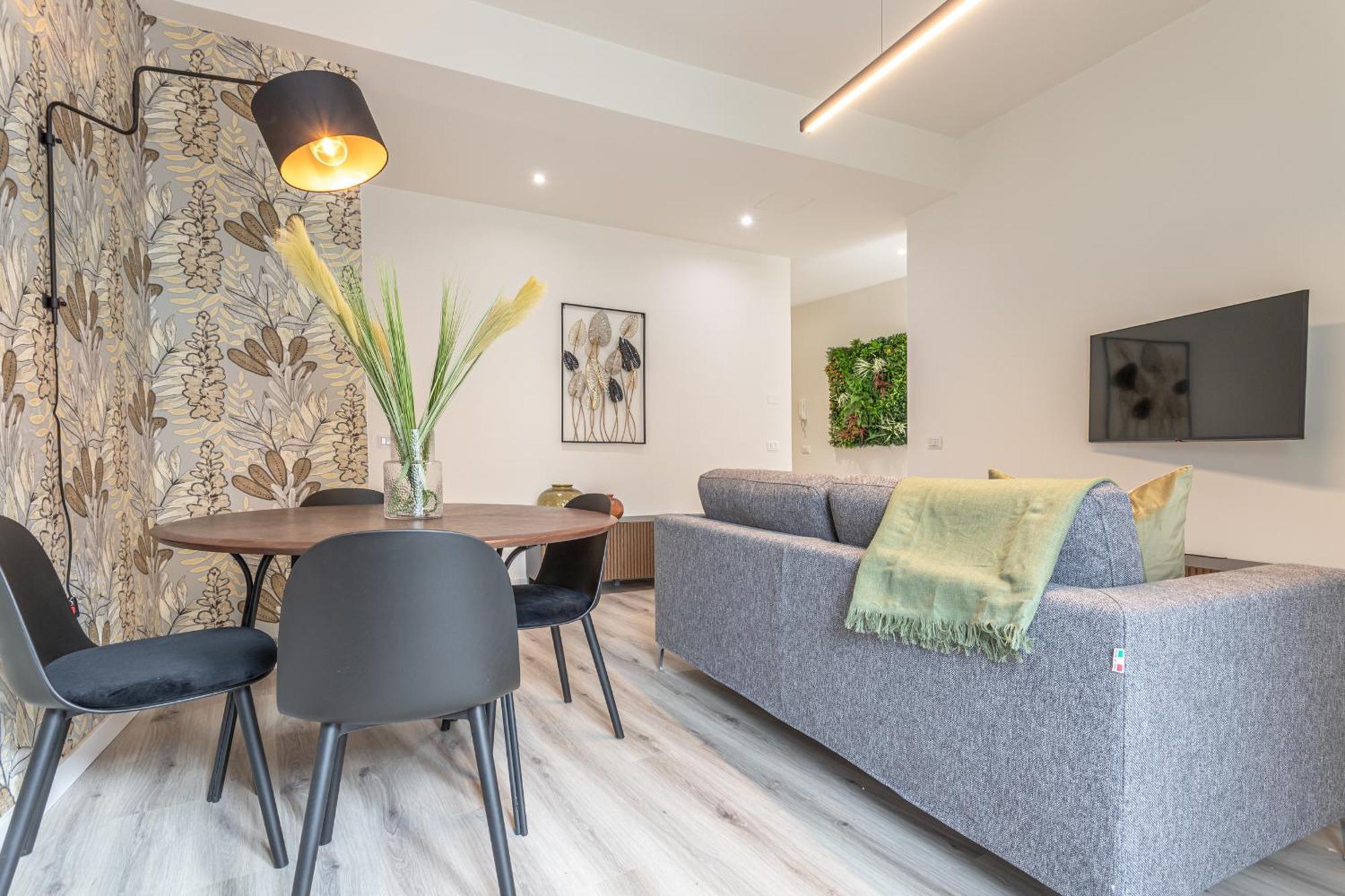 Cornelia Elegance House Rom